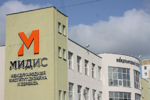 Находим молодых специалистов